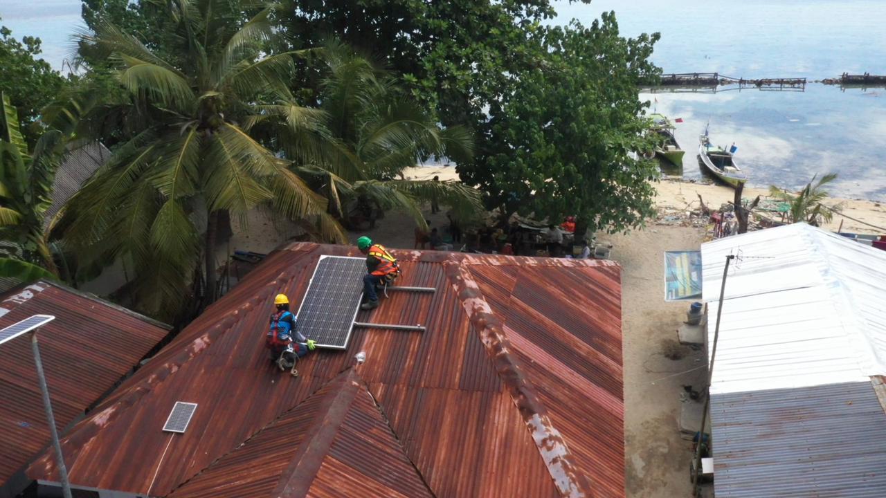 PLN Hadirkan Listrik ke Warga 3 Pulau
