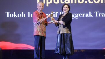 Dirut PLN Raih Penghargaan
