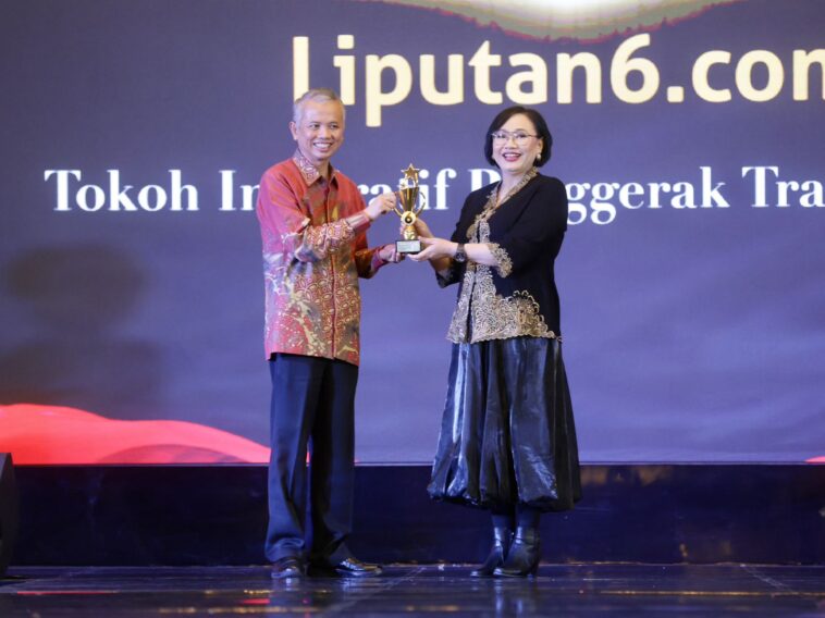 Dirut PLN Raih Penghargaan