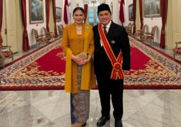 Jokowi Berikan 64 Tanda Kehormatan ke Tokoh Bangsa