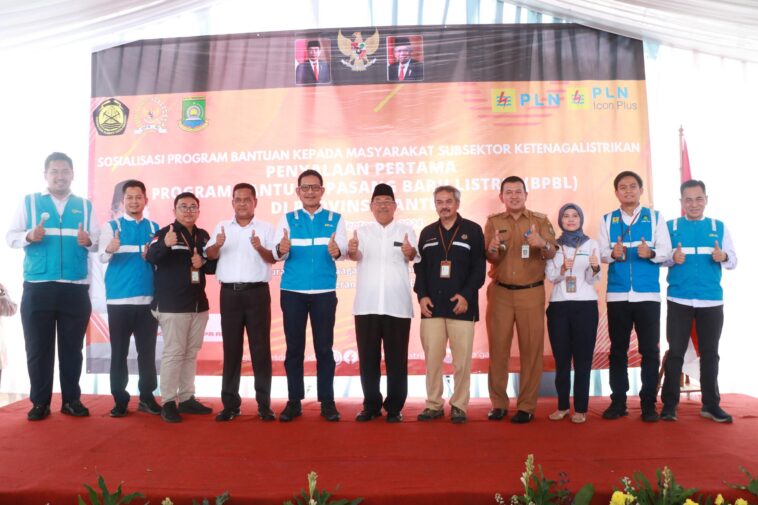 PLN Salurkan Bantuan Pasang Baru Listrik di Tangerang