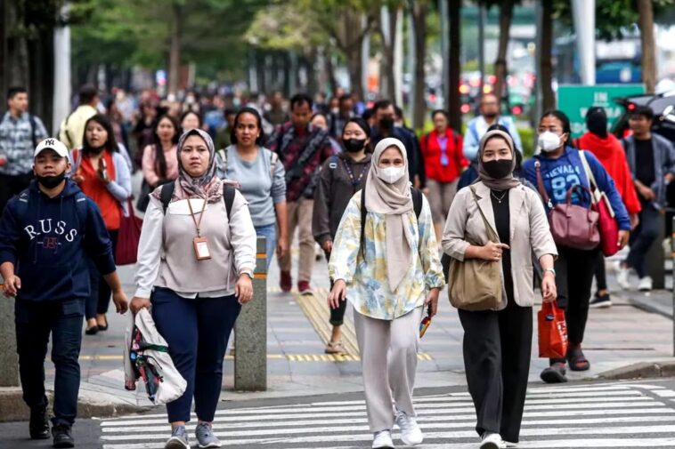 Kontribusi Masyarakat Kelas Menengah ke Kas Negara
