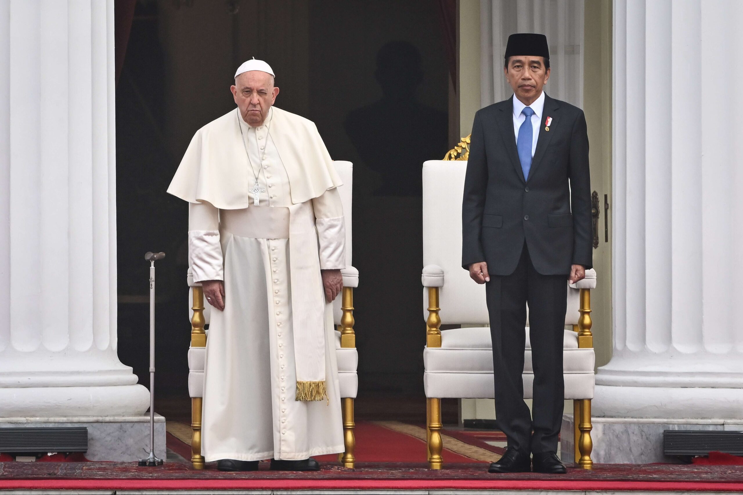 Paus Fransiskus Tiba di Indonesia