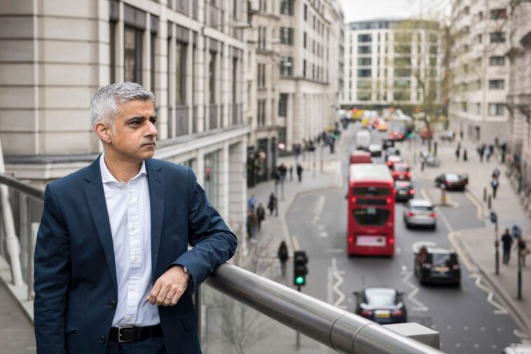 London Pajak Wisatawan