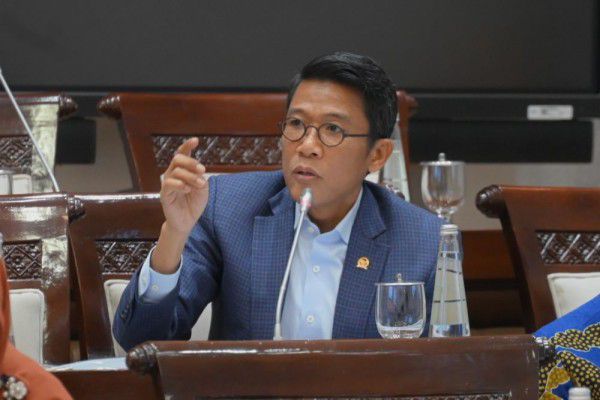 Ketua Komisi XI DPR