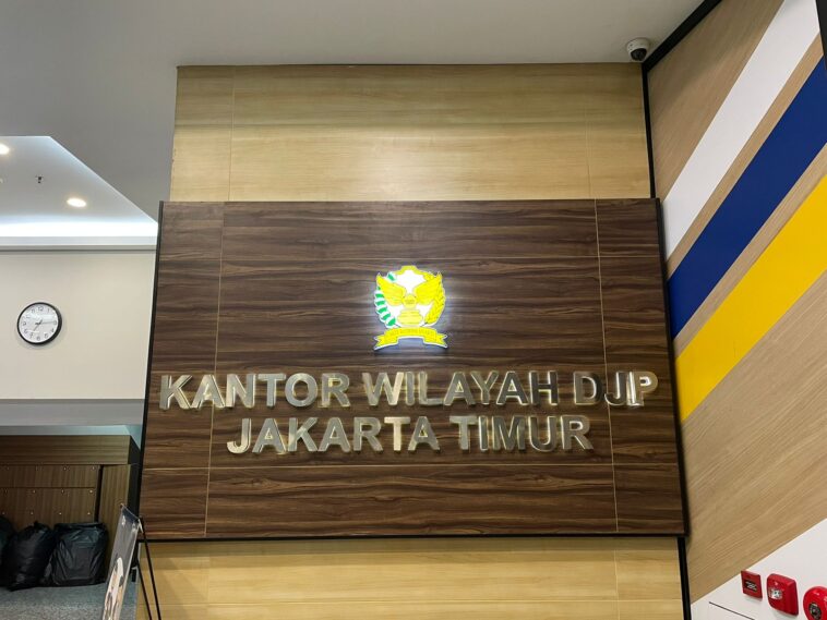 Kanwil DJP Jaktim Serahkan Dua Tersangka Penerbit Faktur Pajak Fiktif