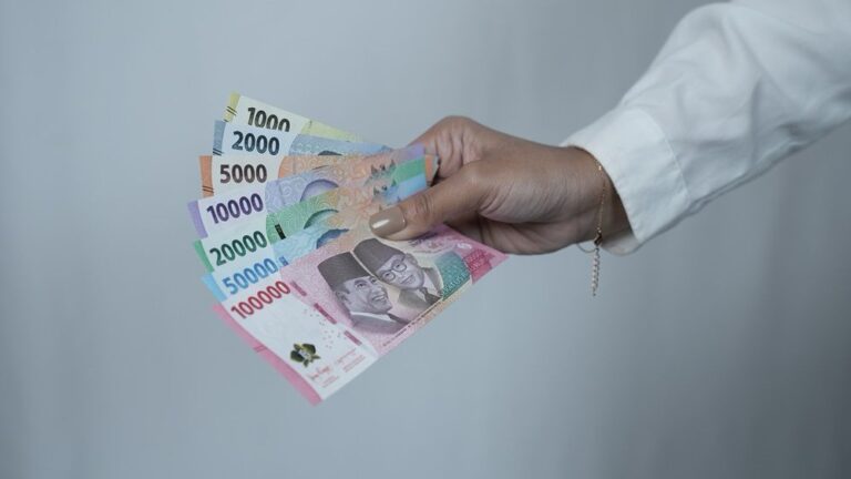 Ump Dan Umk Resmi Naik Di 2025 Begini Penghitungan Dan Ketentuan Ump Dan Umk Resmi Naik Di 2025 Begini Penghitungan Dan Ketentuan
