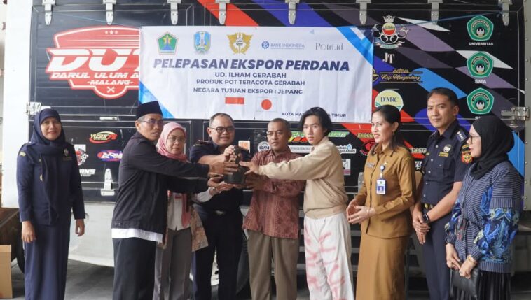UMKM Malang Ekspor Pot Gerabah
