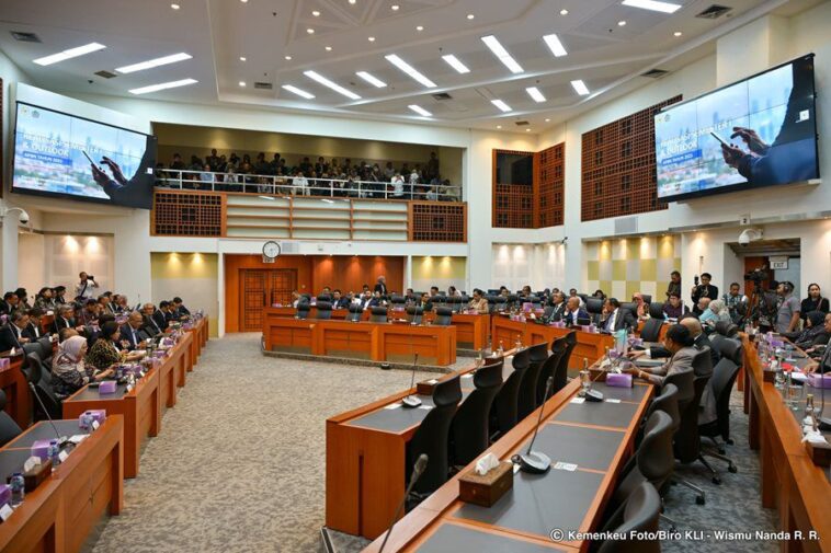 Tarif PPN 12 Persen Hanya Barang Mewah