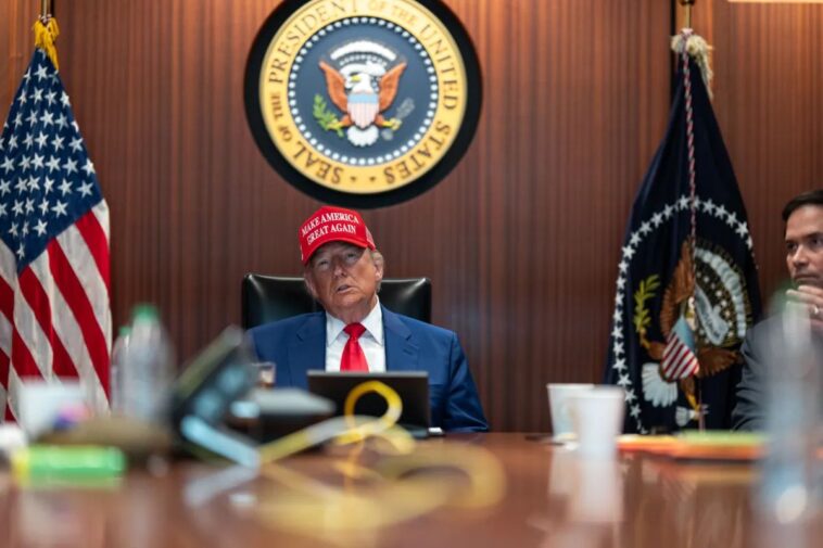 Trump Resmi Tarif Impor untuk Indonesia 19 Persen