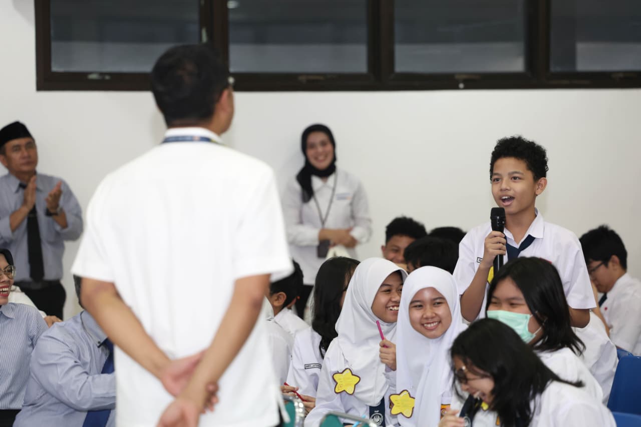 Jakarta Middle School Calls Tax a Tool for National Cooperation