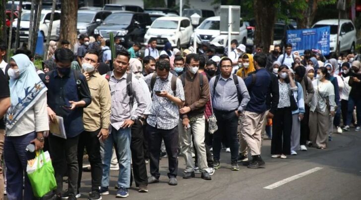 Tok! UMP DKI Jakarta Resmi Naik Jadi Rp5,7 Juta pada 2026 - PAJAK.COM